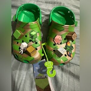CROCS Kids Green and Gold Minecraft NWT